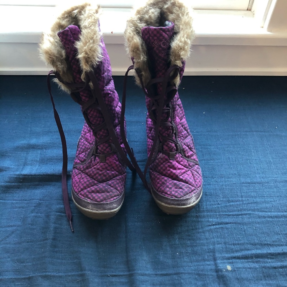 Columbia women’s winter boots with Omni heat